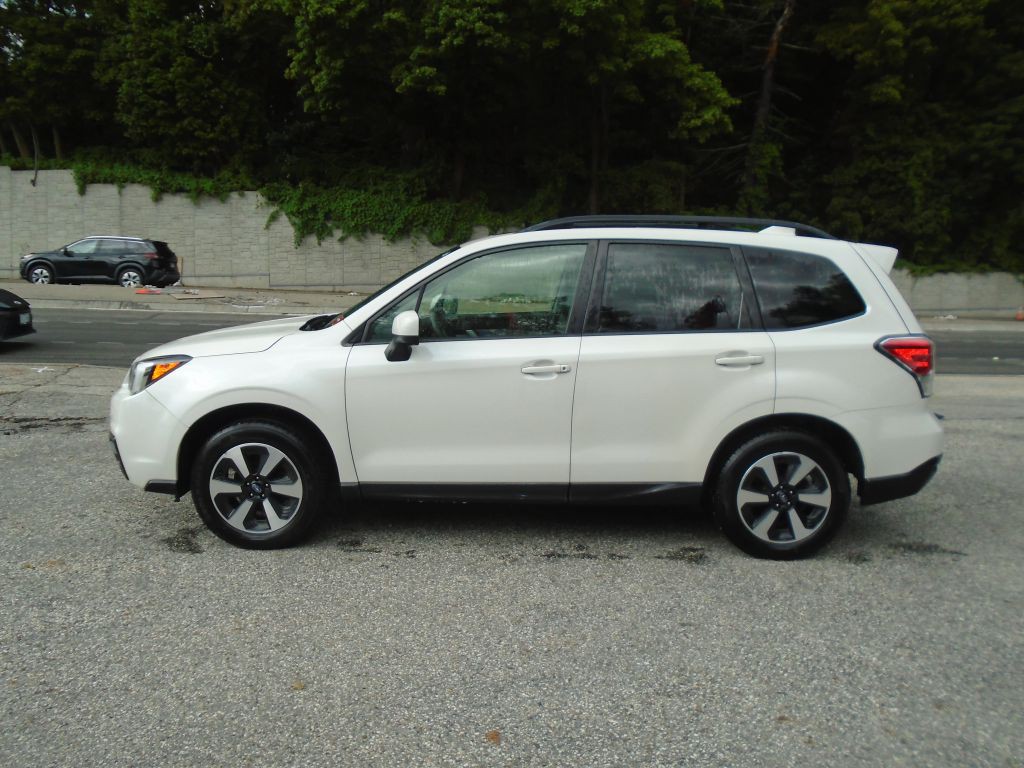 2017 Subaru Forester Image 3