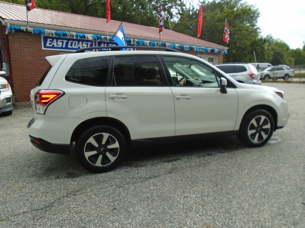 2017 Subaru Forester Image 5