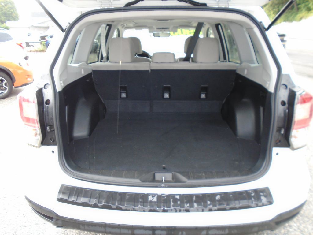 2017 Subaru Forester Image 7