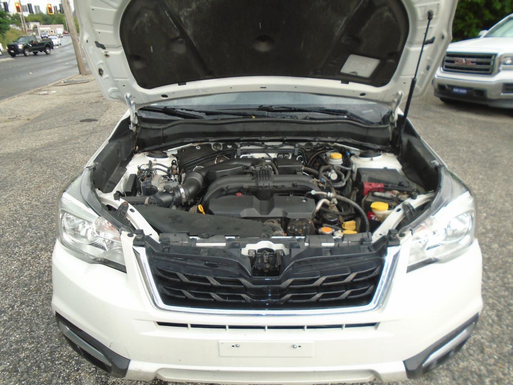 2017 Subaru Forester Image 10
