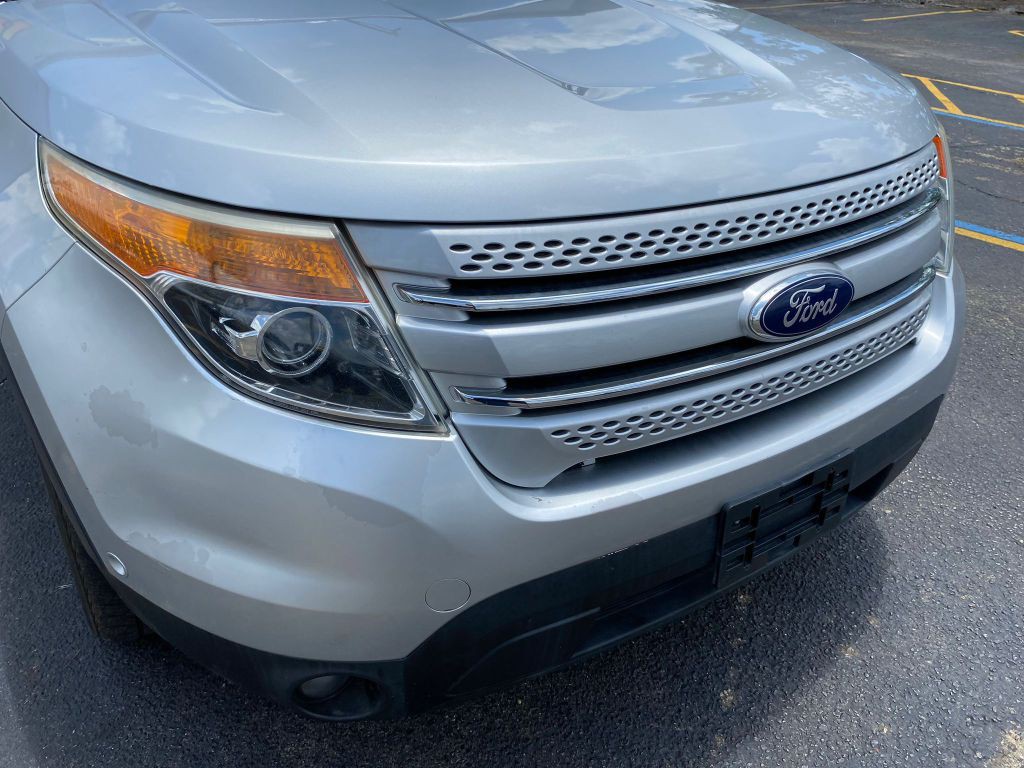 2011 Ford Explorer Image 2