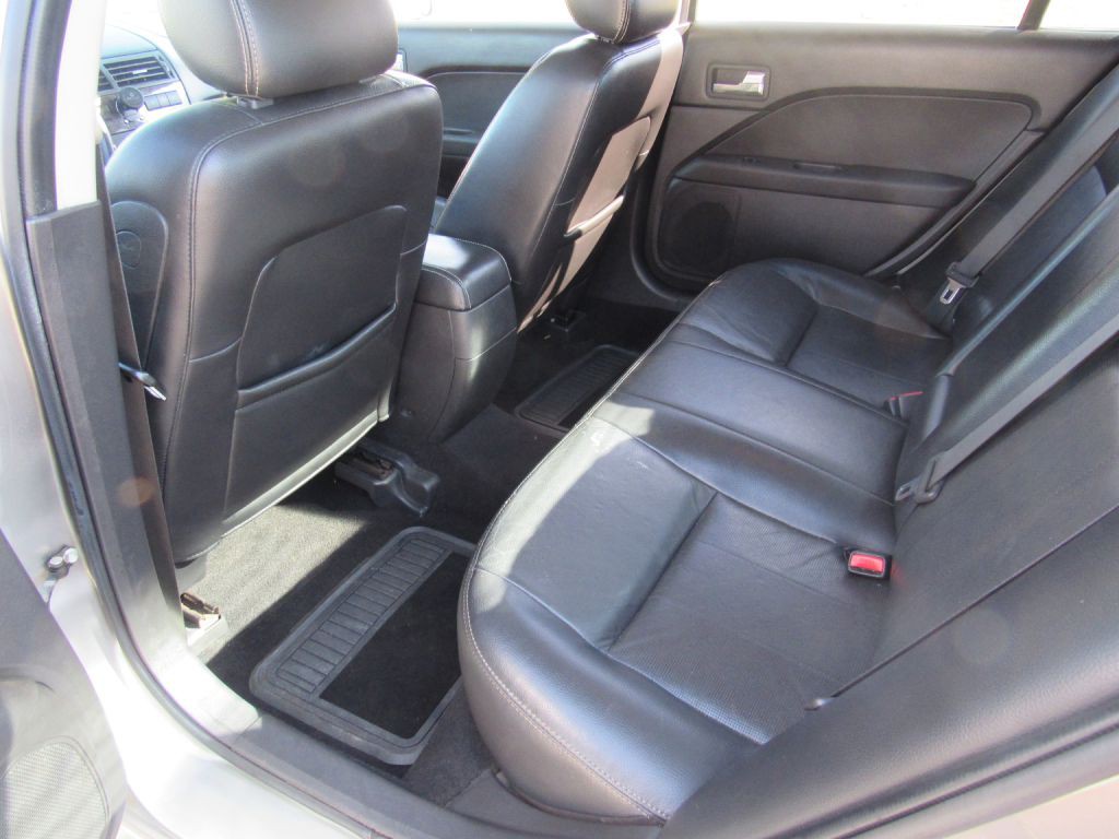2008 Mercury Milan Image 12