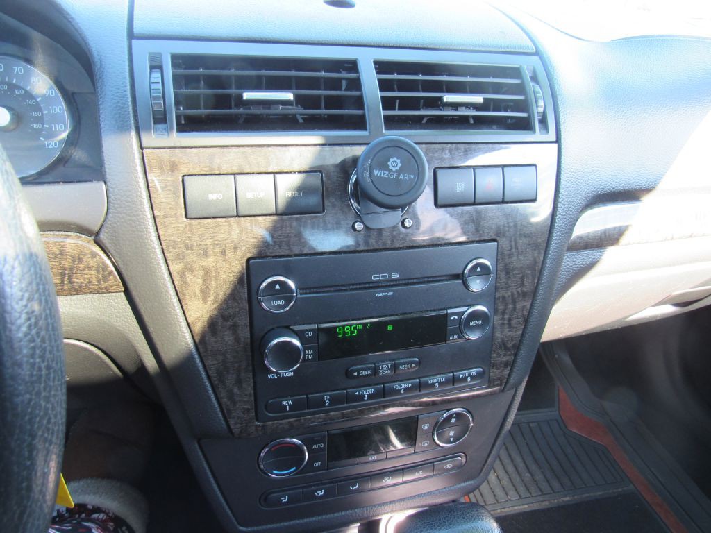 2008 Mercury Milan Image 18