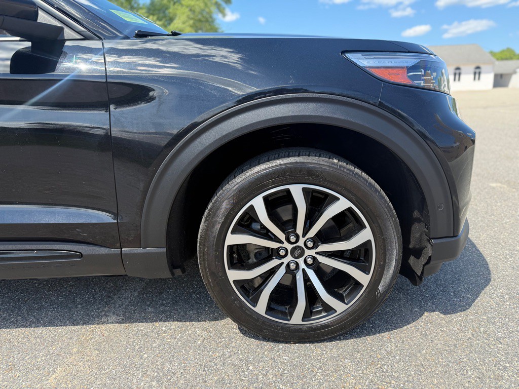 2020 Ford Explorer Image 9