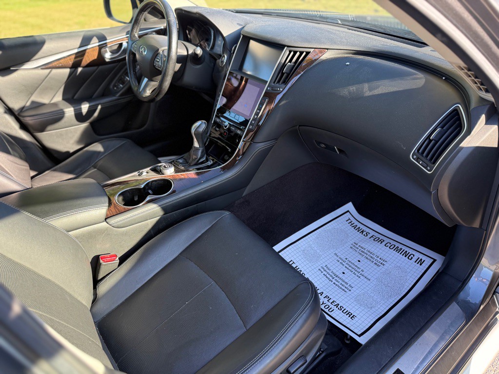 2016 INFINITI Q50 Image 11