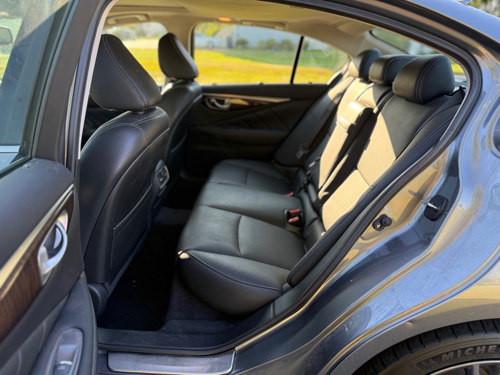 2016 INFINITI Q50 Image 12