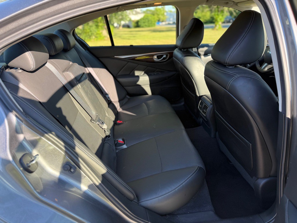 2016 INFINITI Q50 Image 14