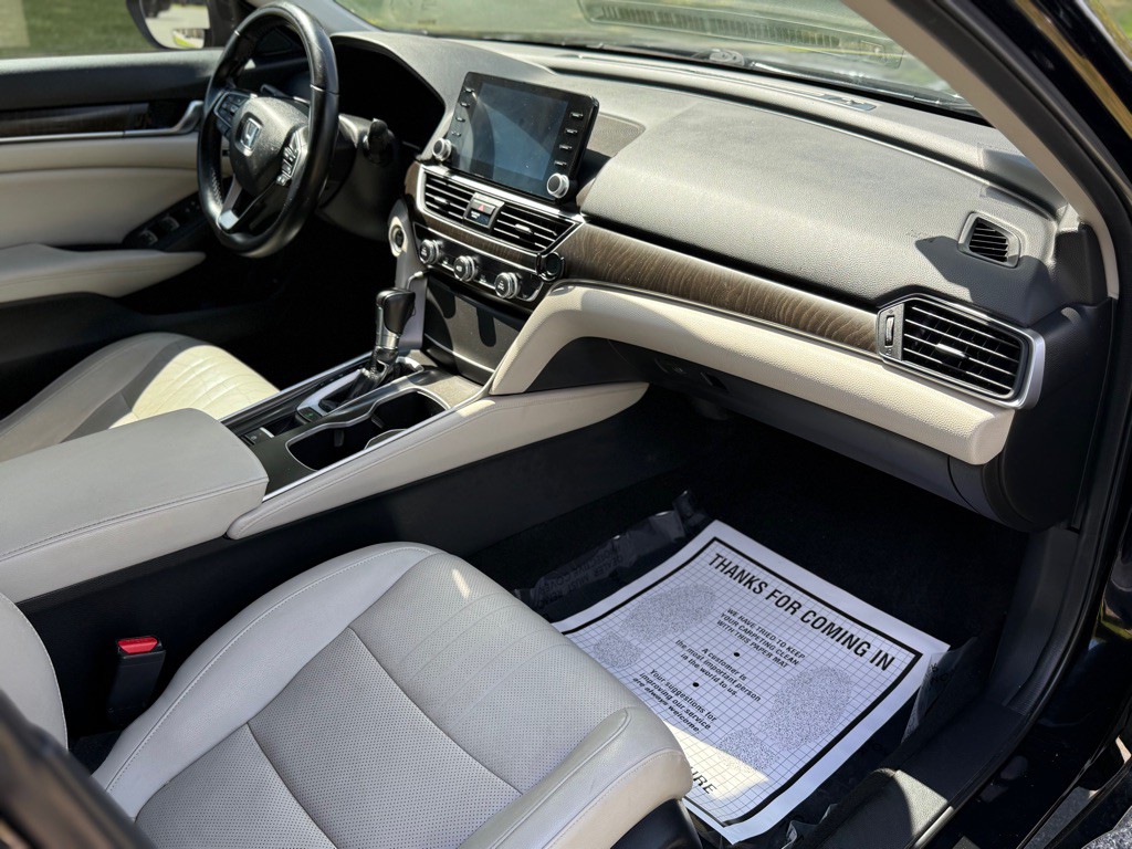 2018 Honda Accord Image 11