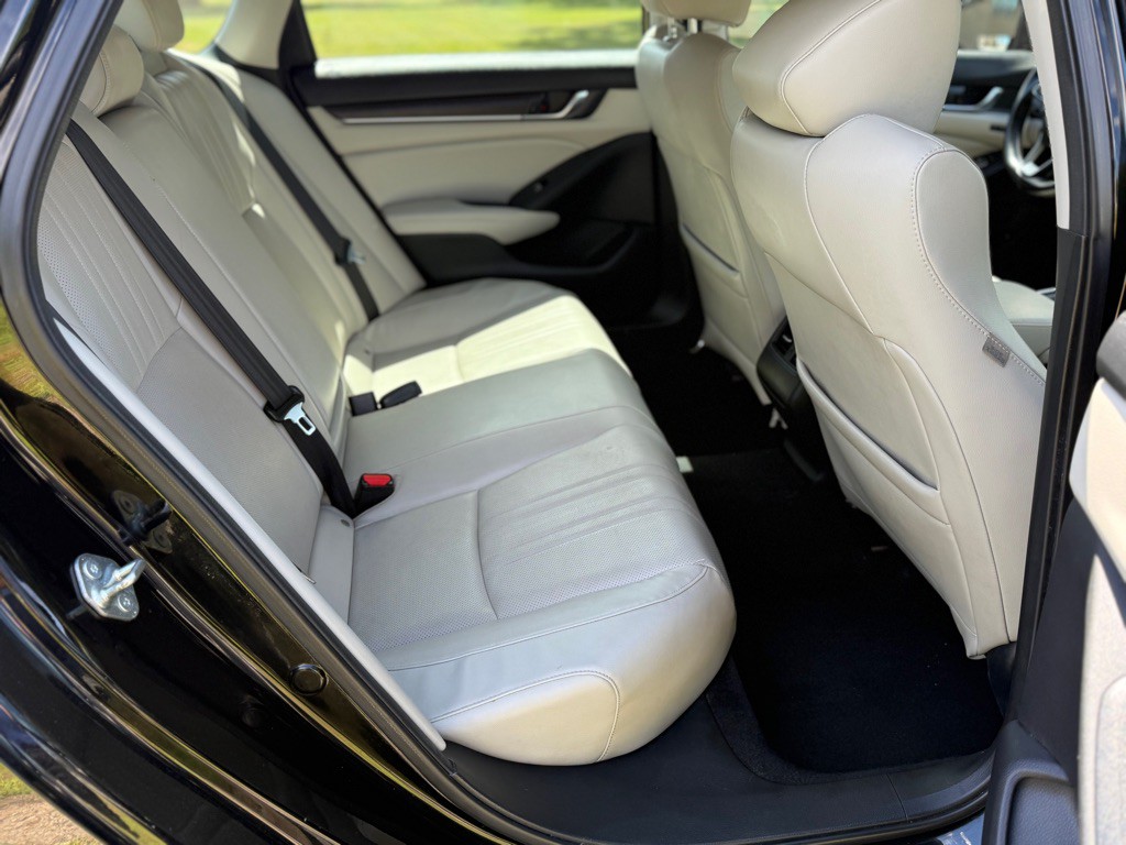 2018 Honda Accord Image 12