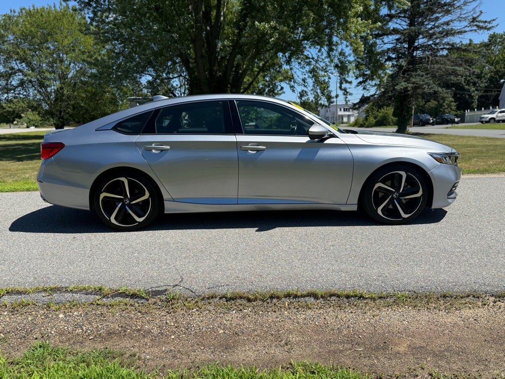 2018 Honda Accord Image 2