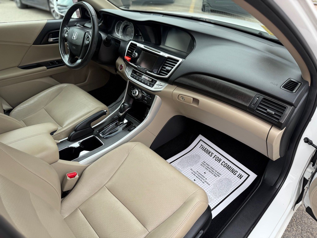 2015 Honda Accord Image 11