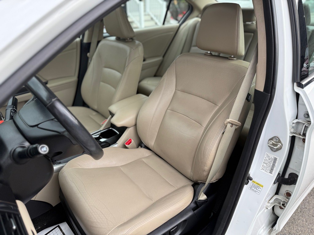 2015 Honda Accord Image 12