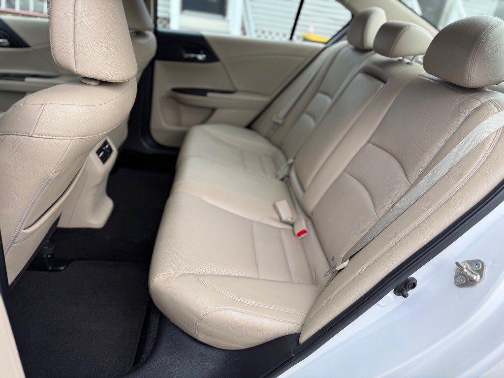 2015 Honda Accord Image 14