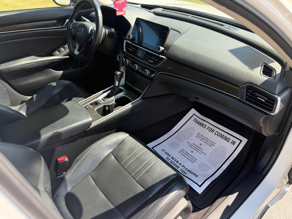 2018 Honda Accord Image 11