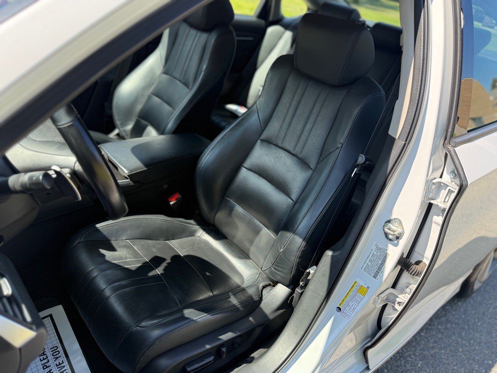 2018 Honda Accord Image 12