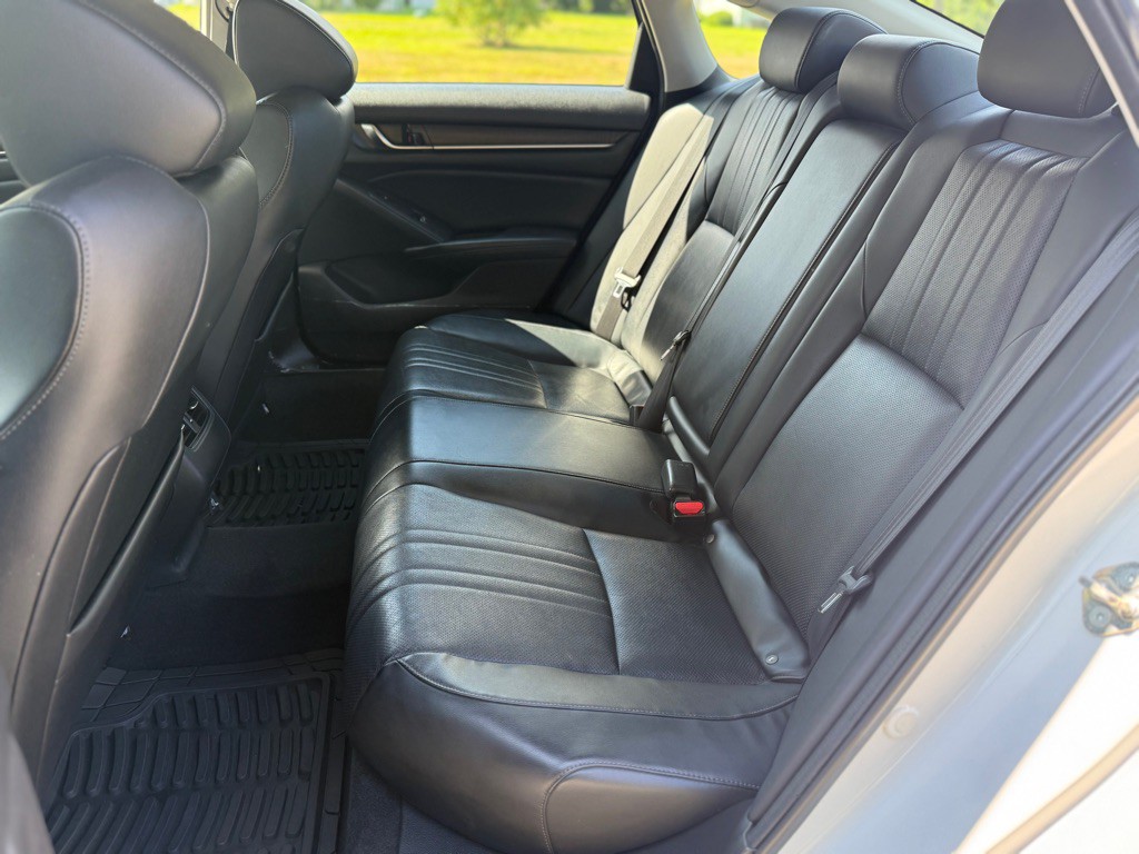 2018 Honda Accord Image 13