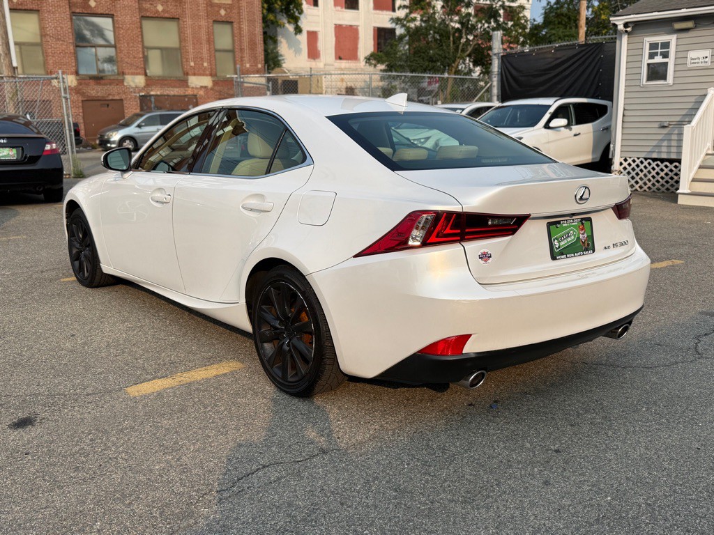 2016 Lexus IS Image 5