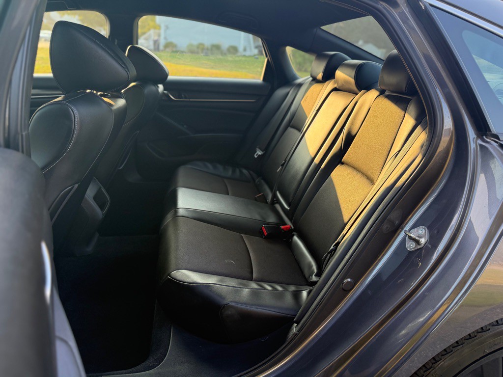 2018 Honda Accord Image 12