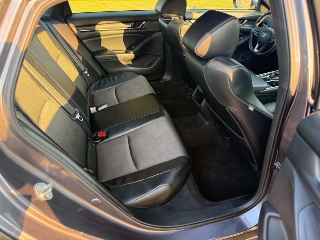 2018 Honda Accord Image 13