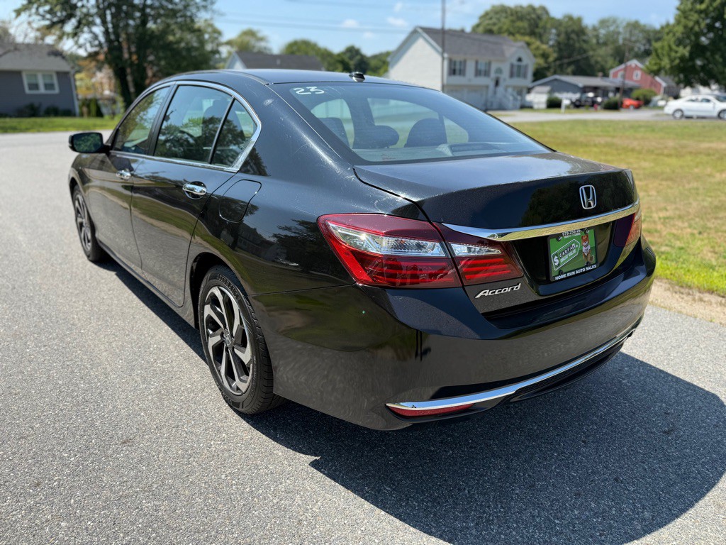 2017 Honda Accord Image 5
