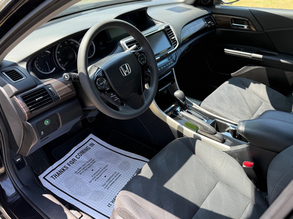 2017 Honda Accord Image 9