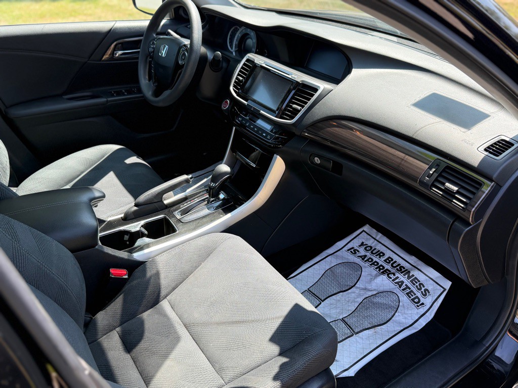 2017 Honda Accord Image 11