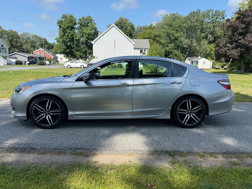 2017 Honda Accord Image 6