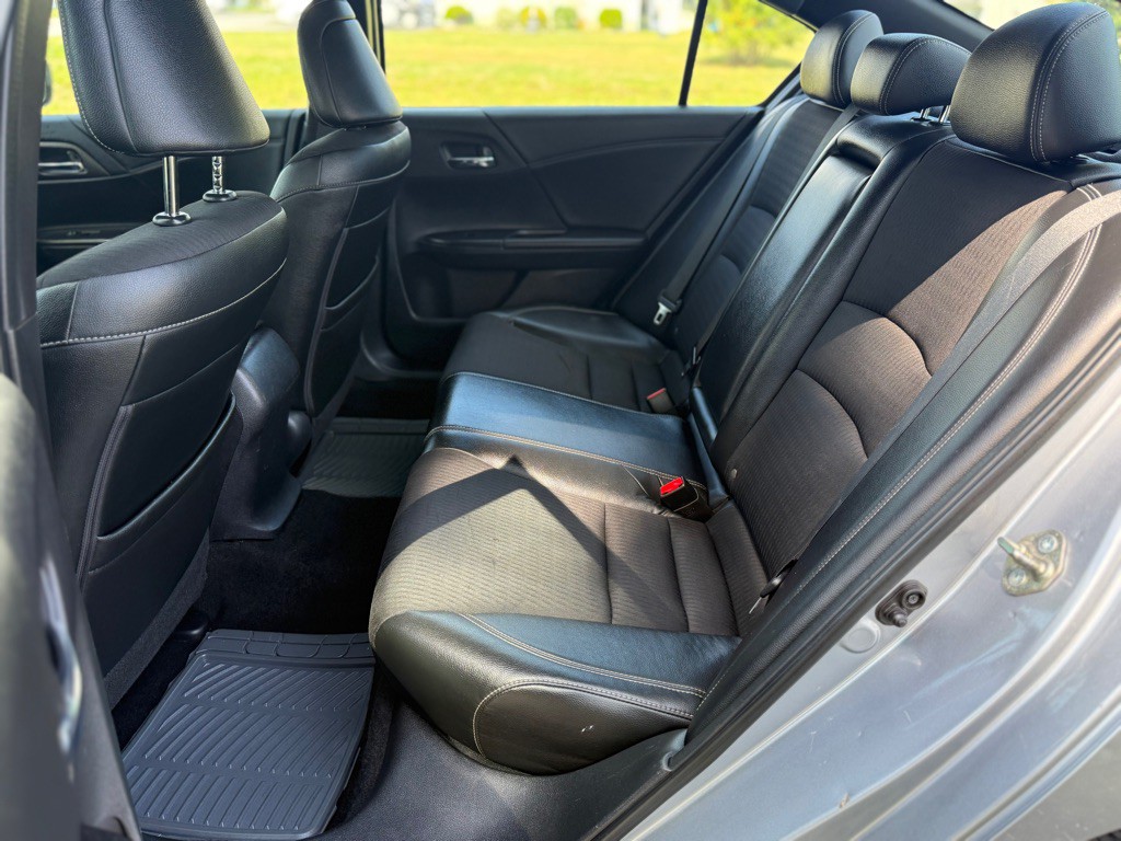 2017 Honda Accord Image 13