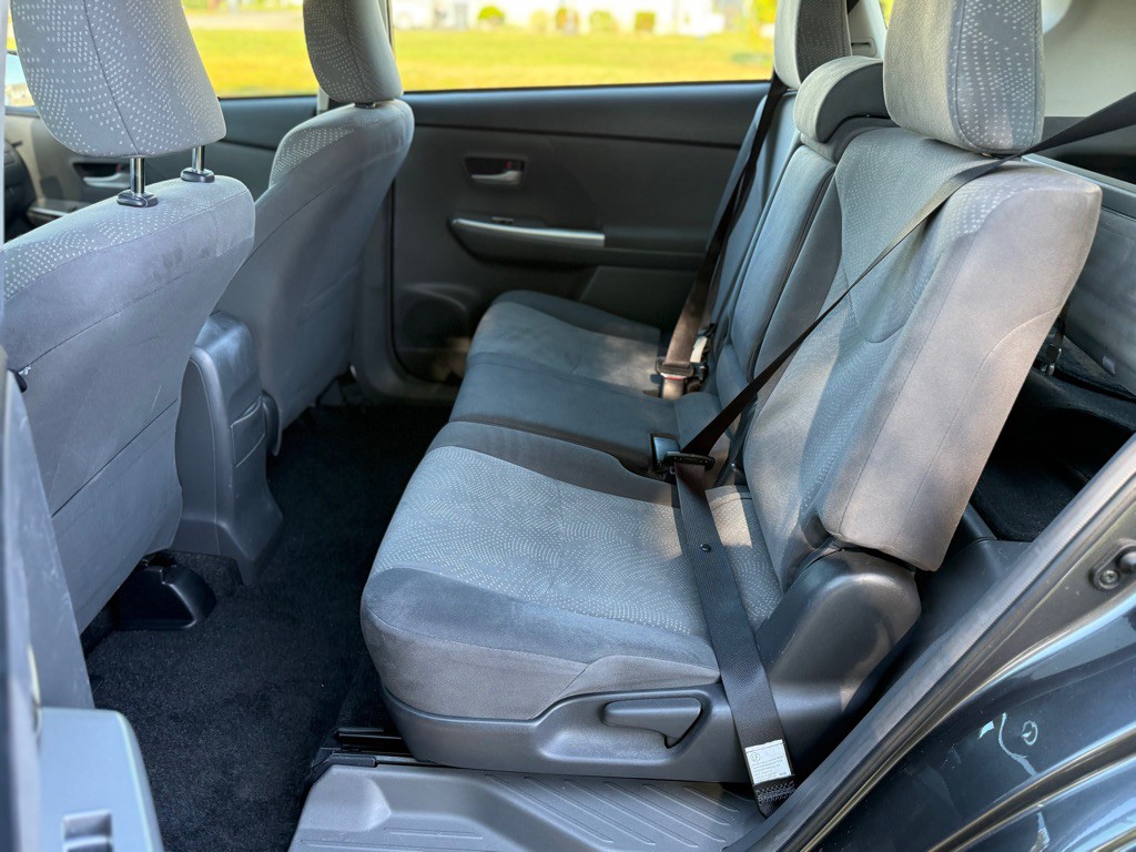 2012 Toyota Prius Image 12