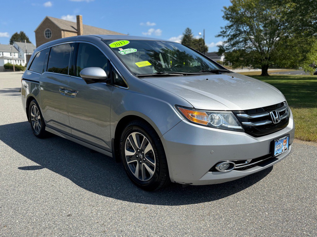 2017 Honda Odyssey Image 1
