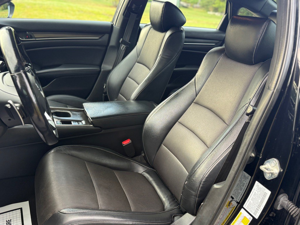 2018 Honda Accord Image 12