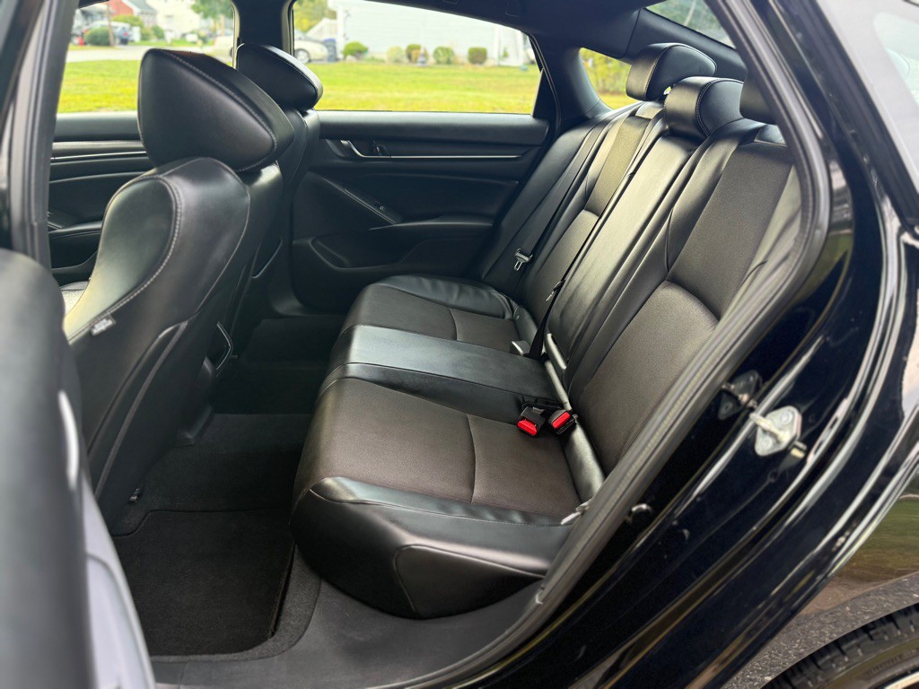 2018 Honda Accord Image 13