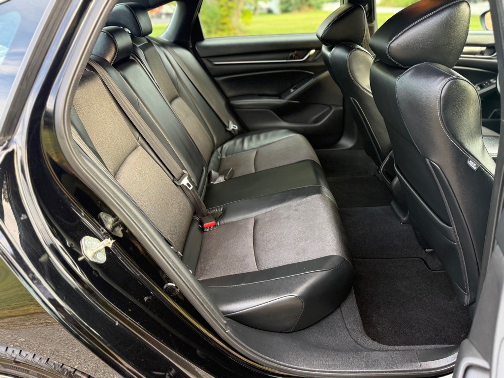 2018 Honda Accord Image 14