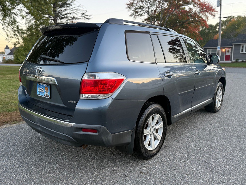 2011 Toyota Highlander Image 3
