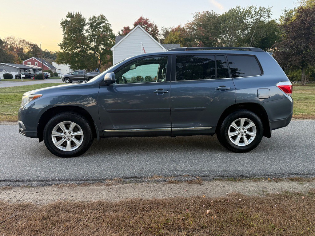 2011 Toyota Highlander Image 6