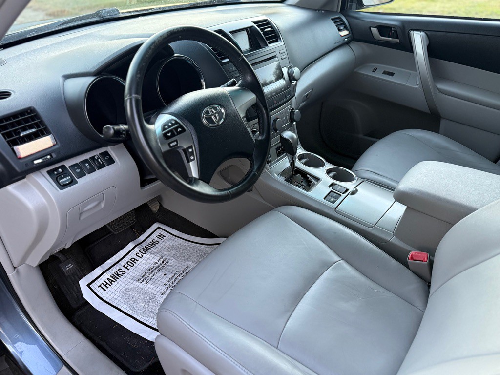 2011 Toyota Highlander Image 9