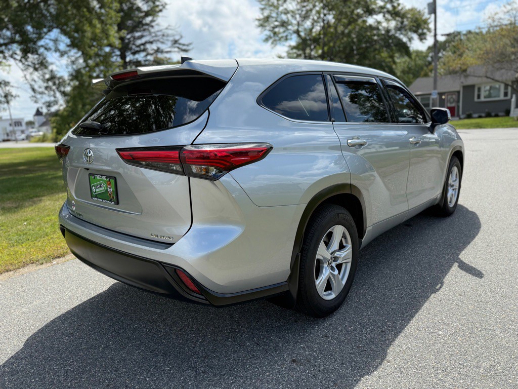 2022 Toyota Highlander Image 3