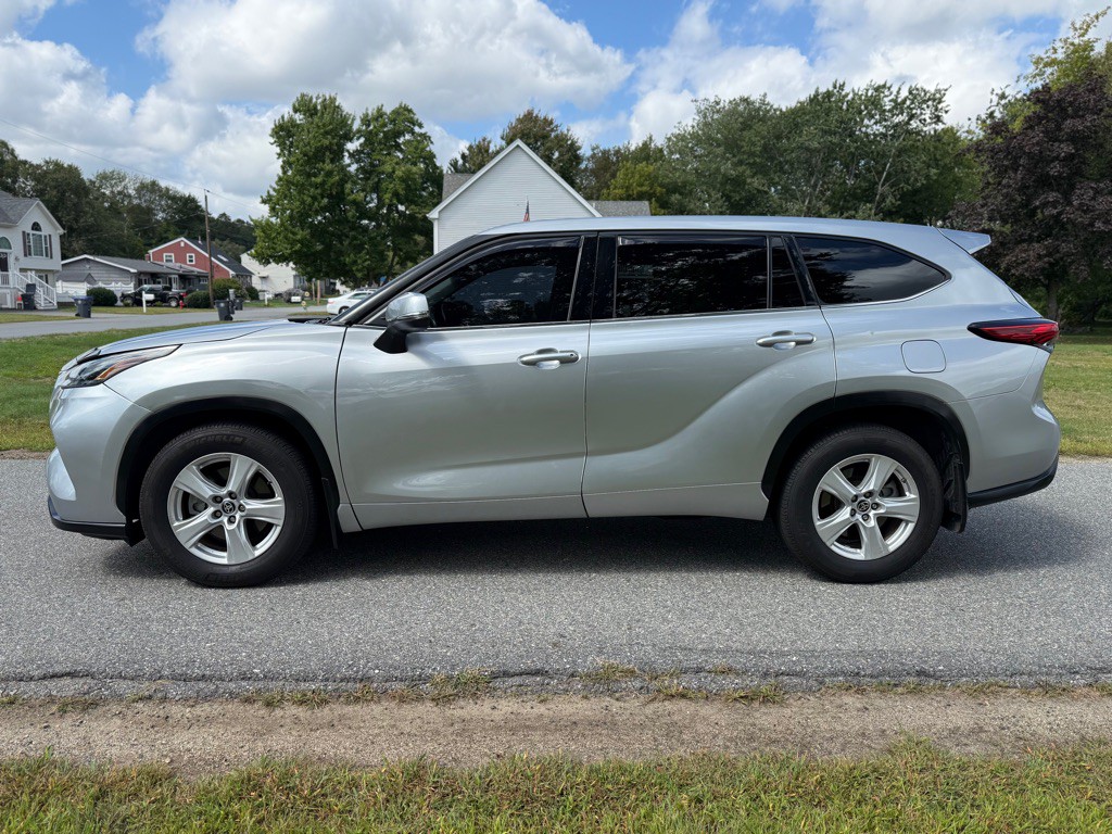 2022 Toyota Highlander Image 6