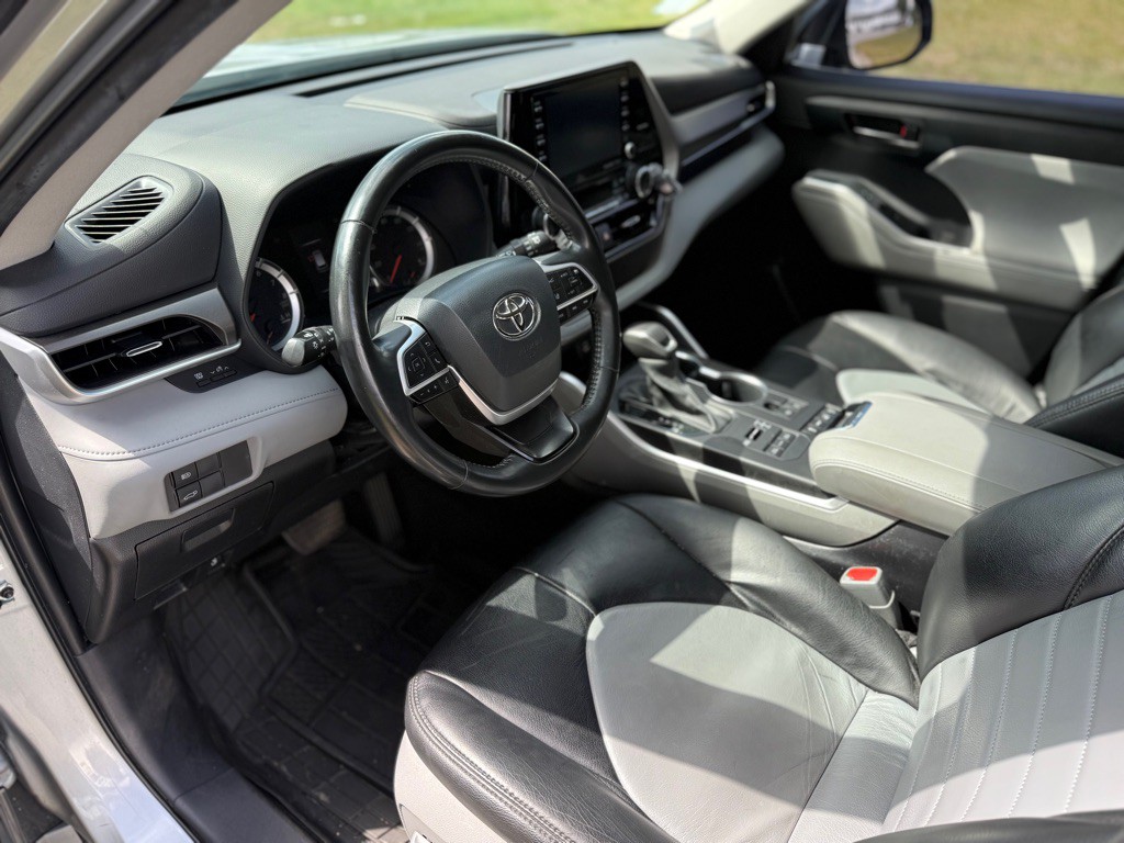 2022 Toyota Highlander Image 9