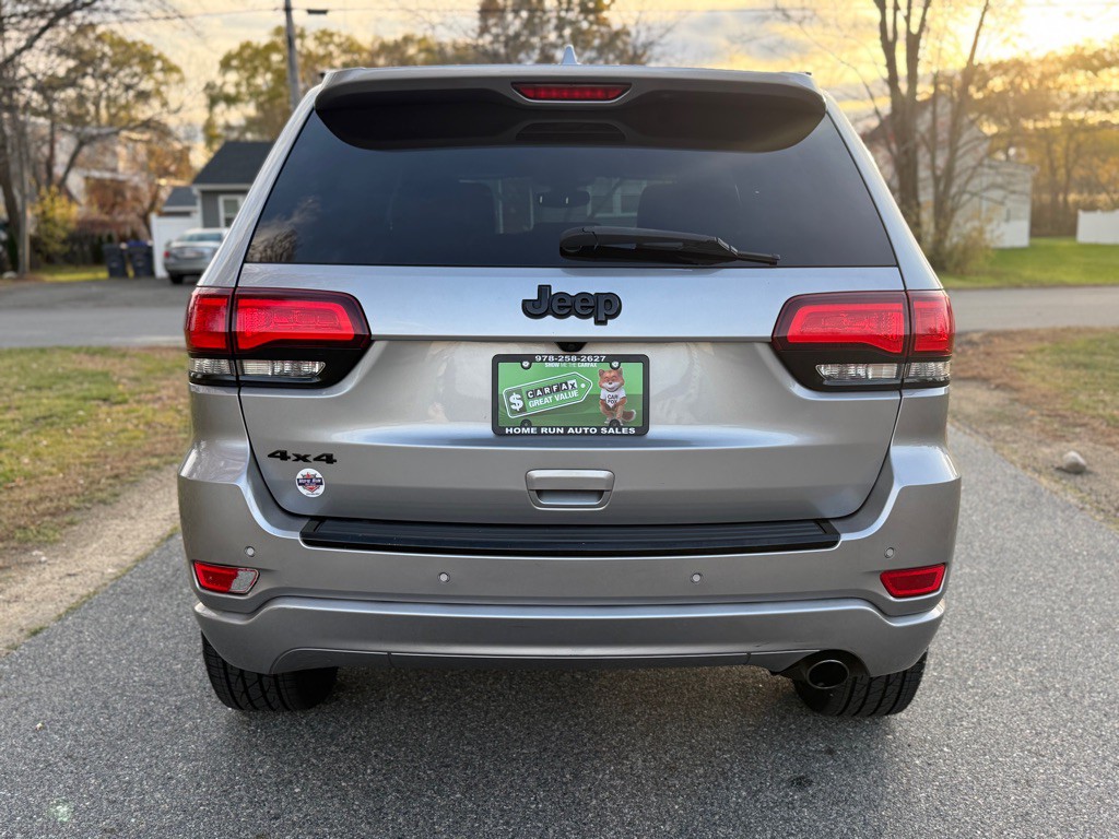 2017 Jeep Grand Cherokee Image 4