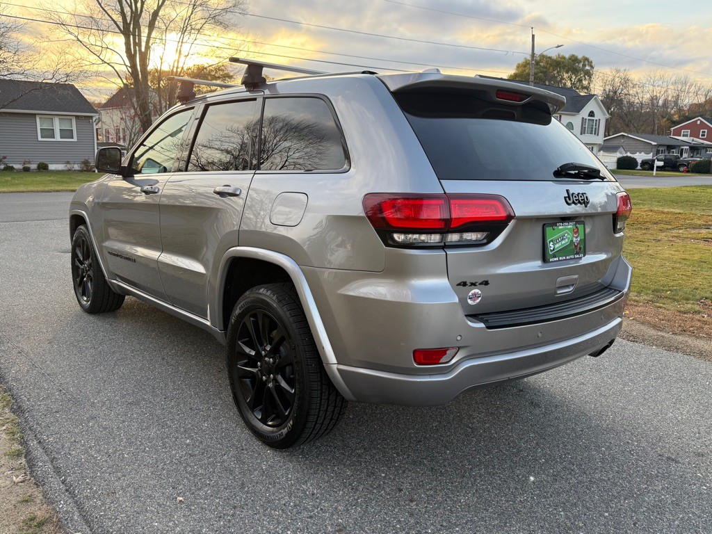 2017 Jeep Grand Cherokee Image 5