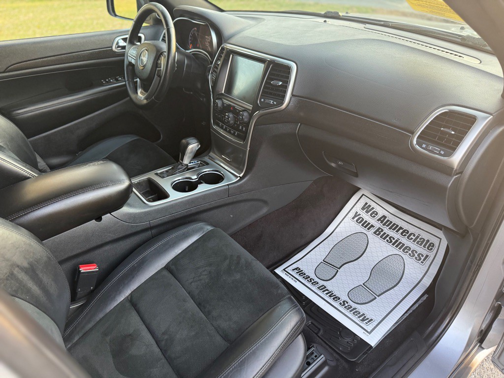 2017 Jeep Grand Cherokee Image 11