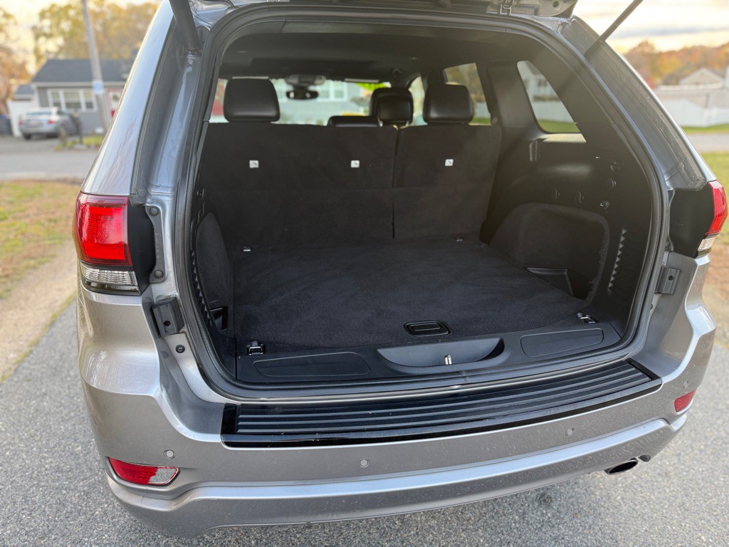 2017 Jeep Grand Cherokee Image 14