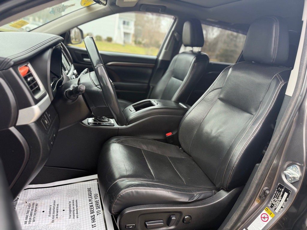 2015 Toyota Highlander Image 12