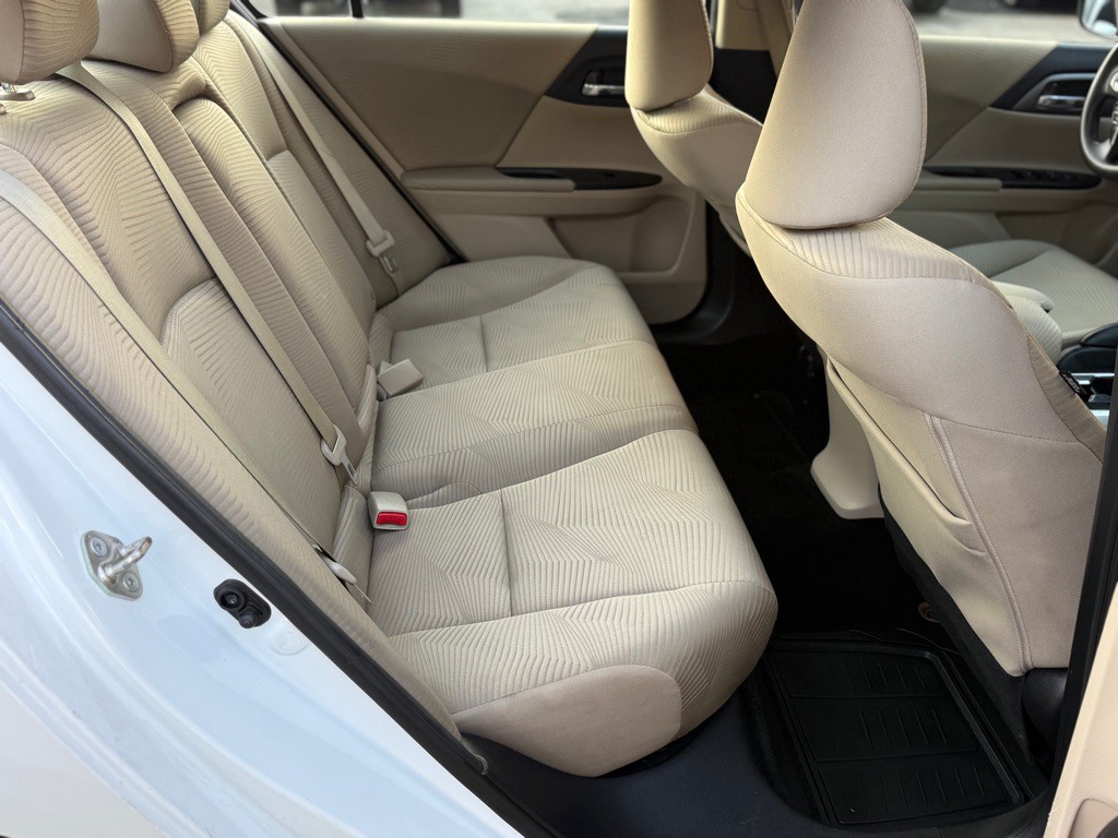 2015 Honda Accord Image 12