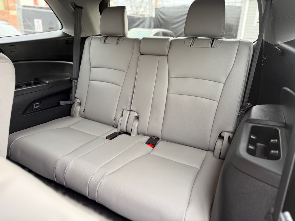 2017 Honda Pilot Image 11