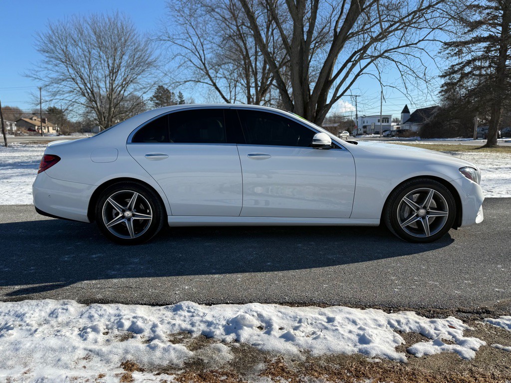 2017 Mercedes-Benz E-Class Image 2