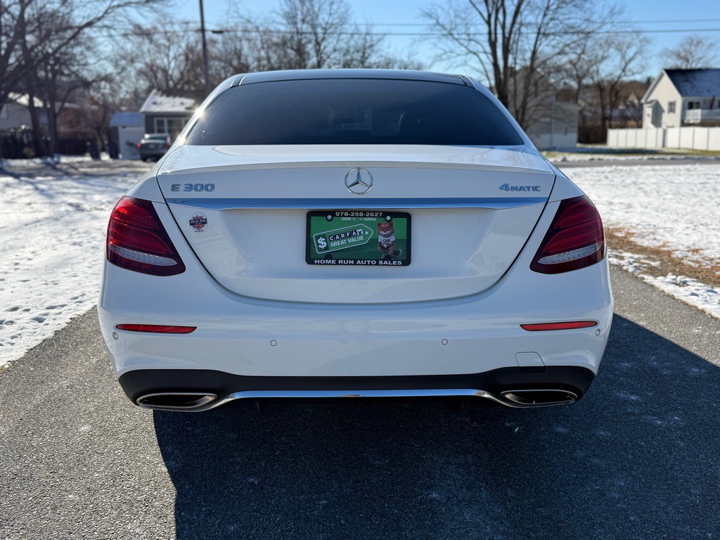 2017 Mercedes-Benz E-Class Image 4