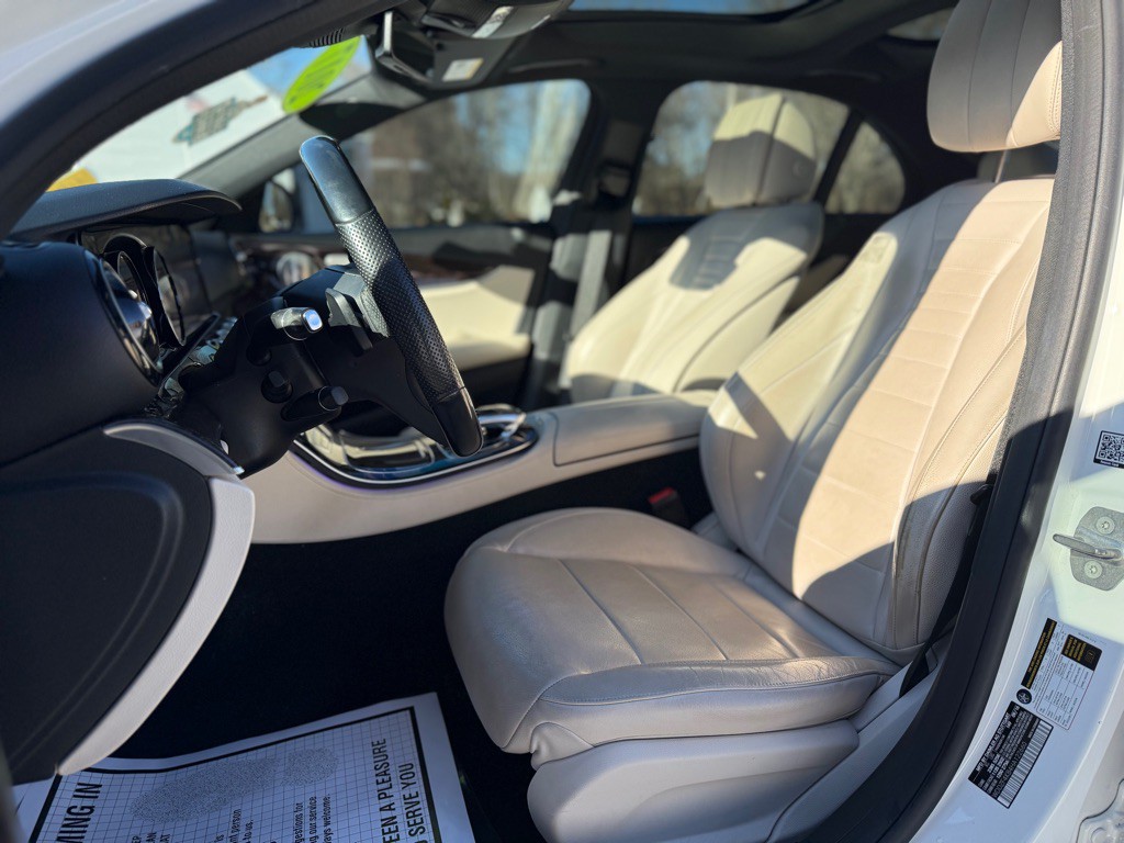 2017 Mercedes-Benz E-Class Image 9