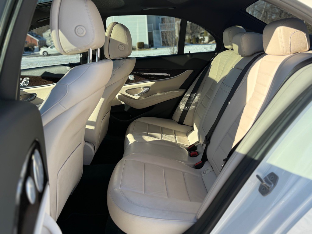 2017 Mercedes-Benz E-Class Image 10